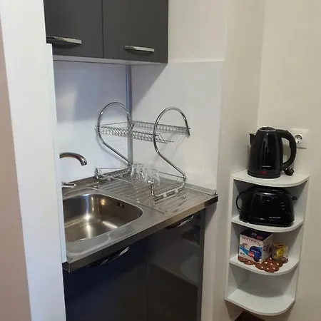 студио B9 гардънс Apartament Borowec