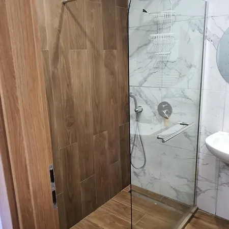 студио B9 гардънс Apartament Borowec